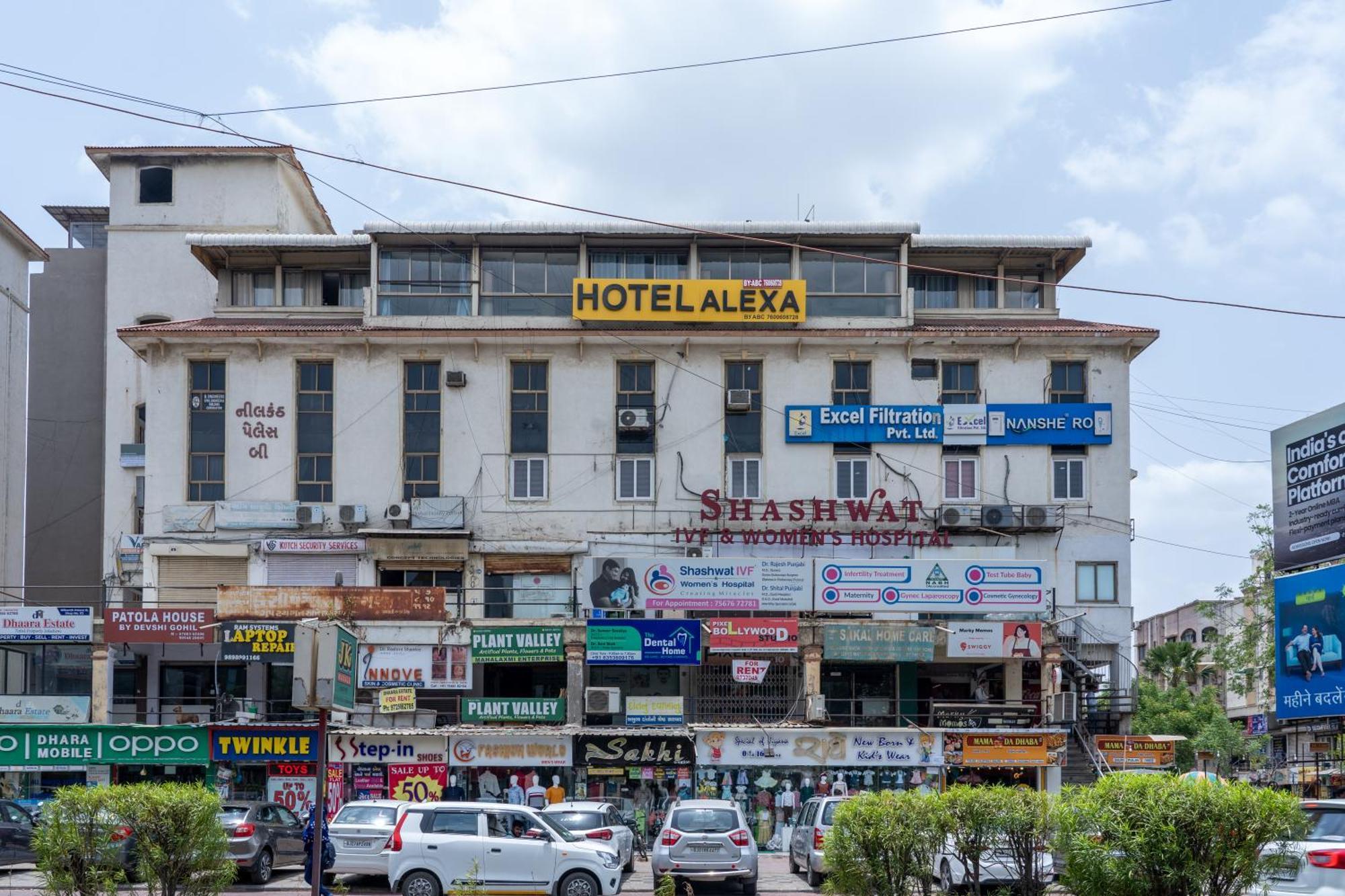 Hotel Alexa By Abc Ahmedabad Exterior foto